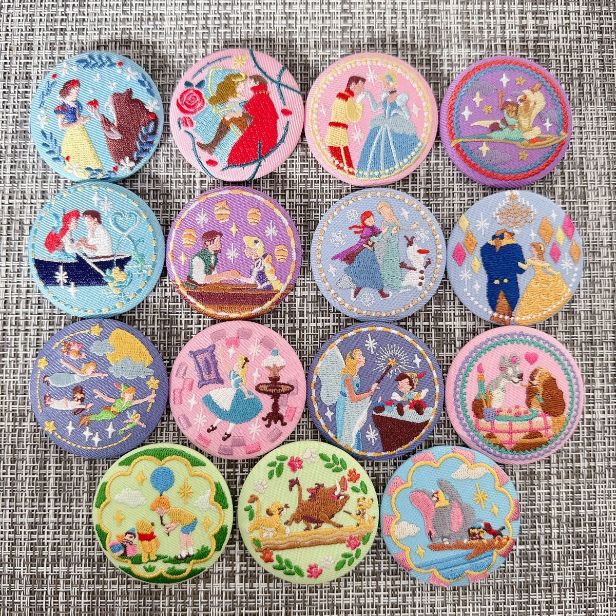 ディズニー 刺繍 缶バッジ コンプリートセット 刺繍缶バッチ 新品未