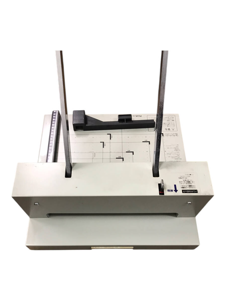 PLUS プラス 手動断裁機 PK-513L / 断裁幅299ミリ/A4長辺/LEDライト