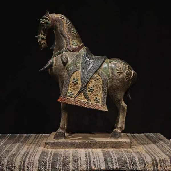 高田誠 「早春の妙義」 油彩6号 共シール 文化功労者 日本芸術院会員