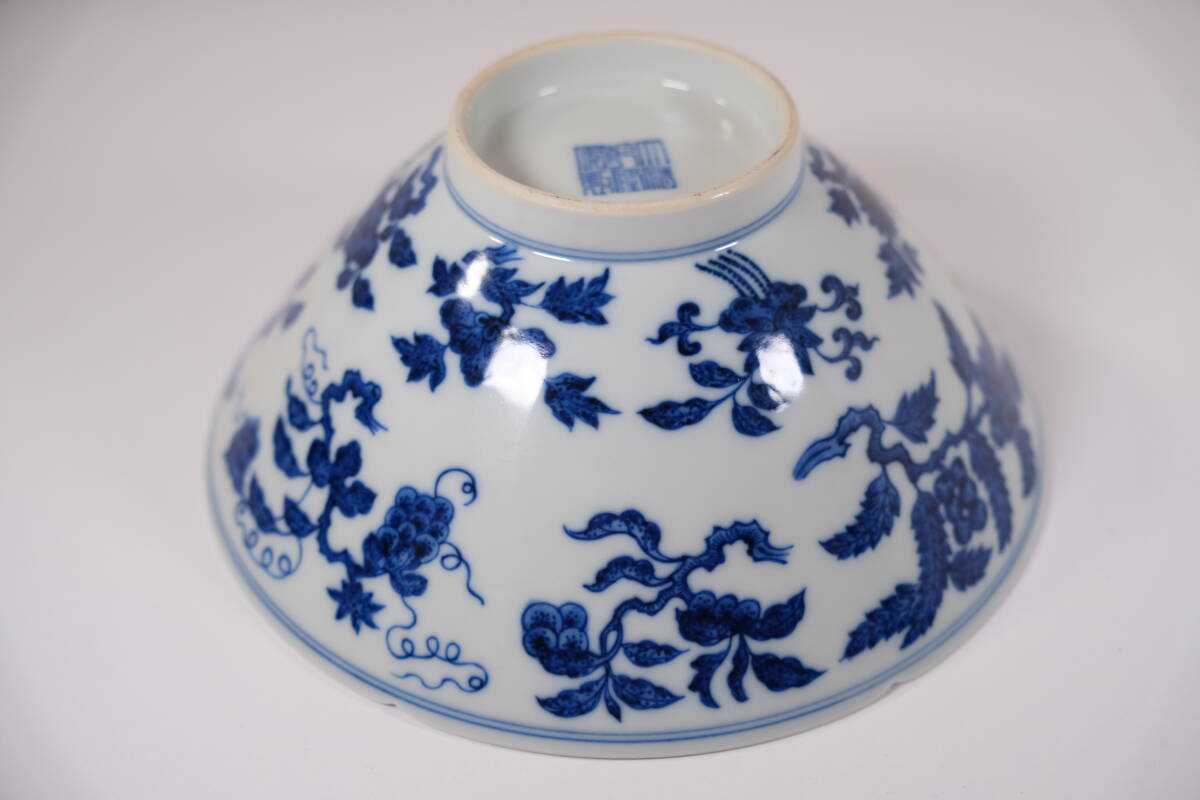 □大成古美術□青花人物物語八方缸 清雍正年製款 （検） 清代 染付