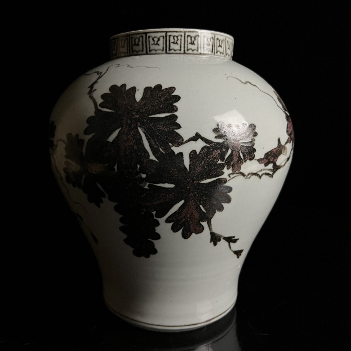 朝鮮美術 李朝時代 白磁製 鉄絵花草文花瓶 32.5cm 壷 花器