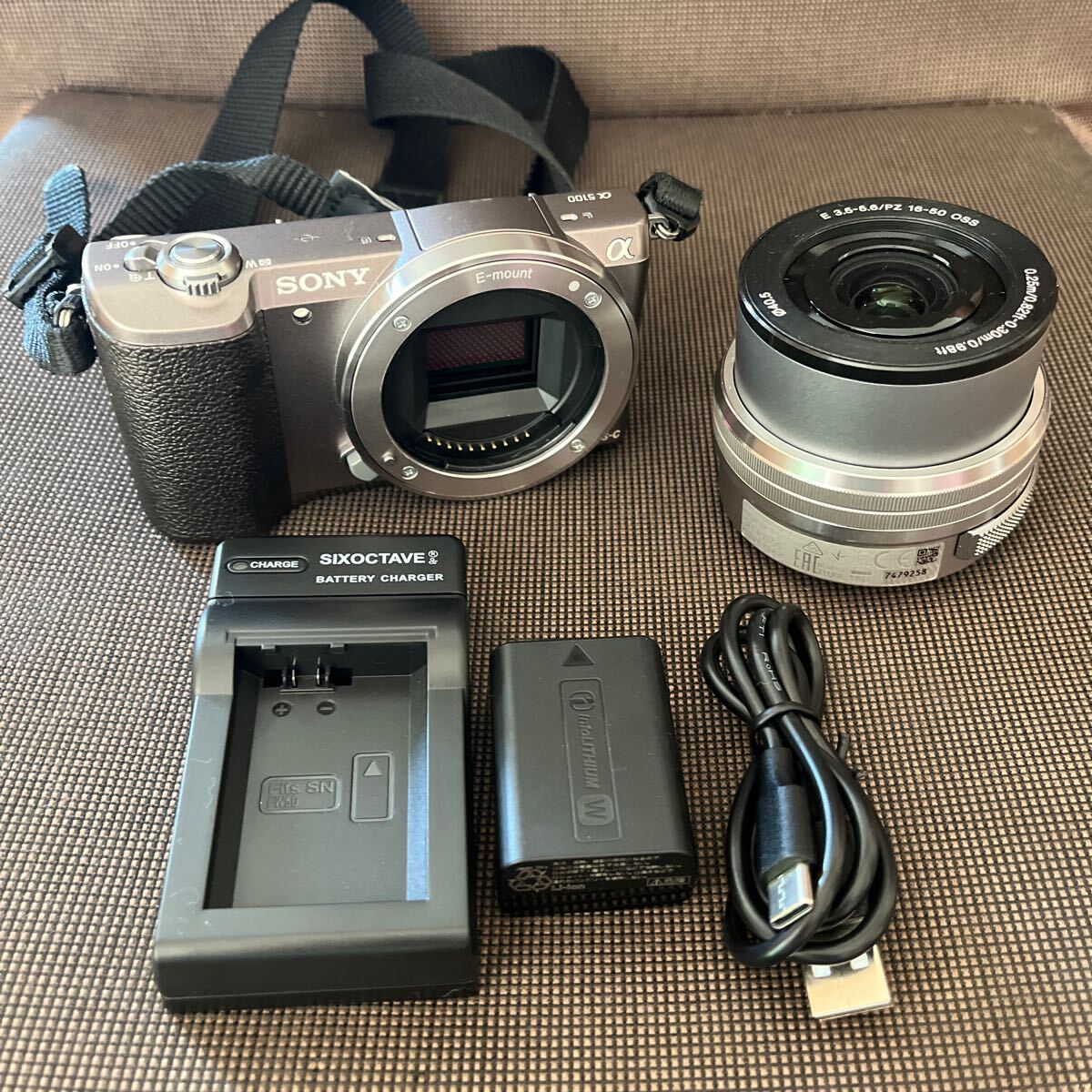 SONY α5100 ミラーレス一眼カメラ ジャンク品 デジカメ(ソニー)｜売買