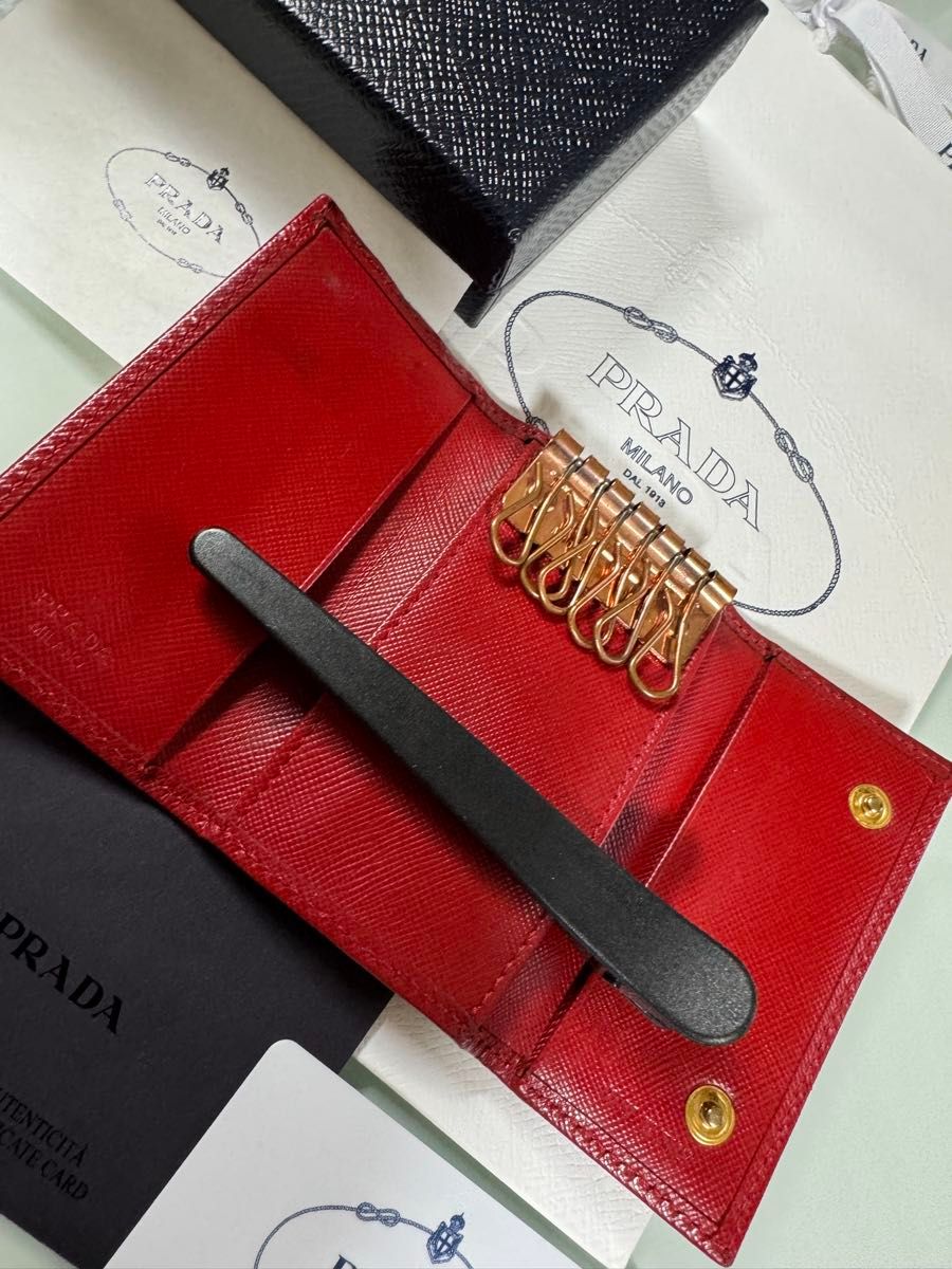 PRADA プラダ トライアングルロゴ 6連キーケース サフィアーノレザー