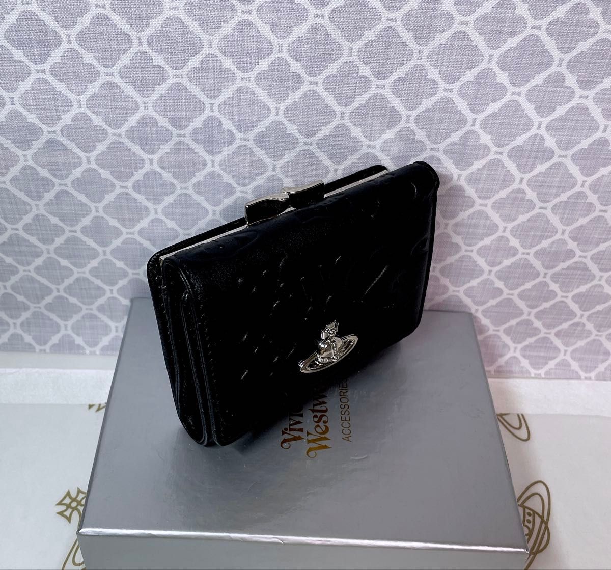 最新作 ショッパー付】Vivienne Westwood 3つ折り財布 ブラック マット