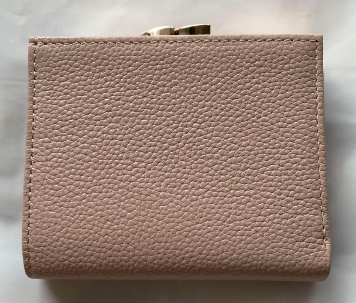 即日発送】皇居限定 二つ折り がま口 財布 ピンクベージュ 牛革 菊