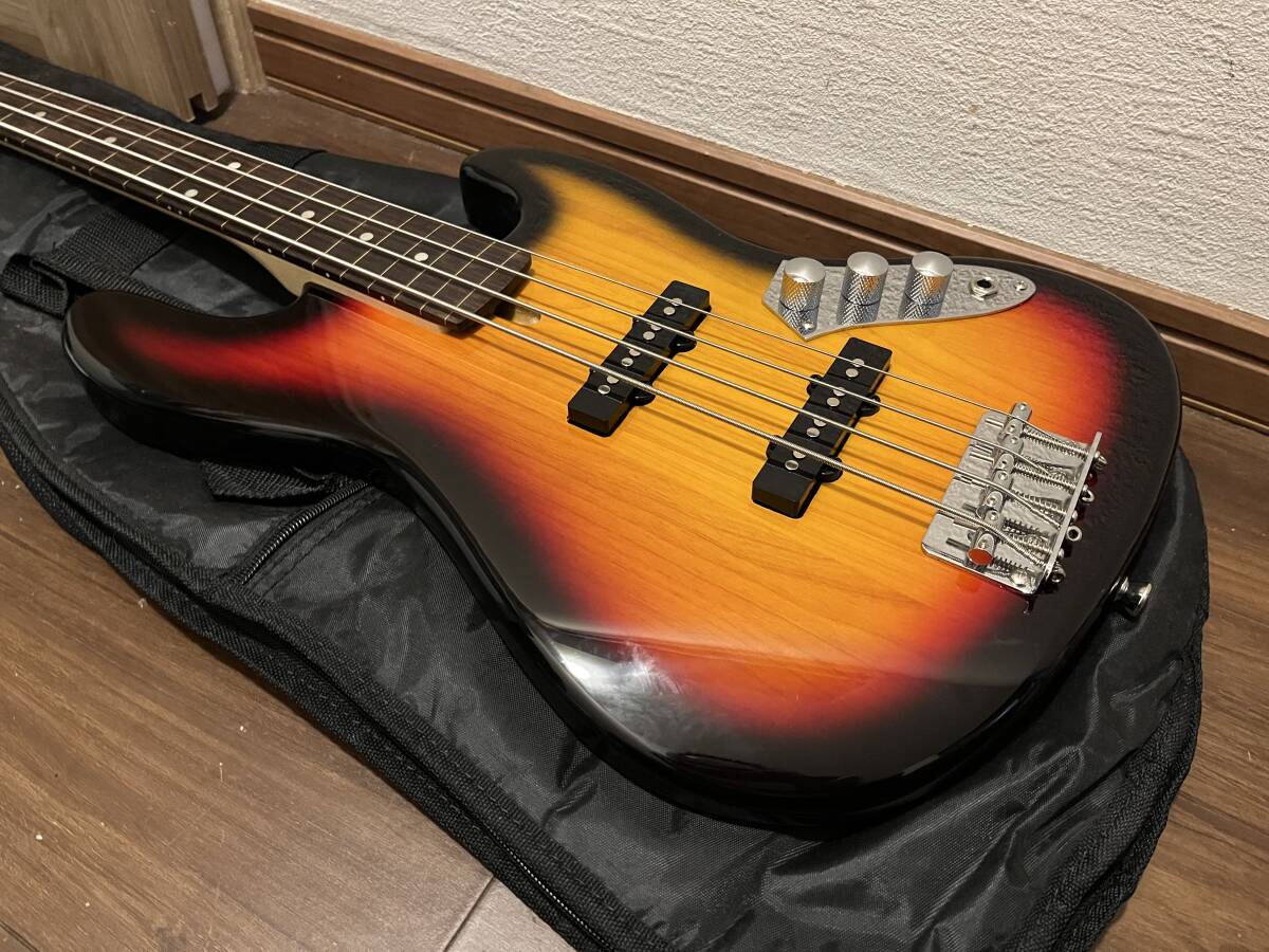 Compact Bass CJB-60s FL フレットレスベース