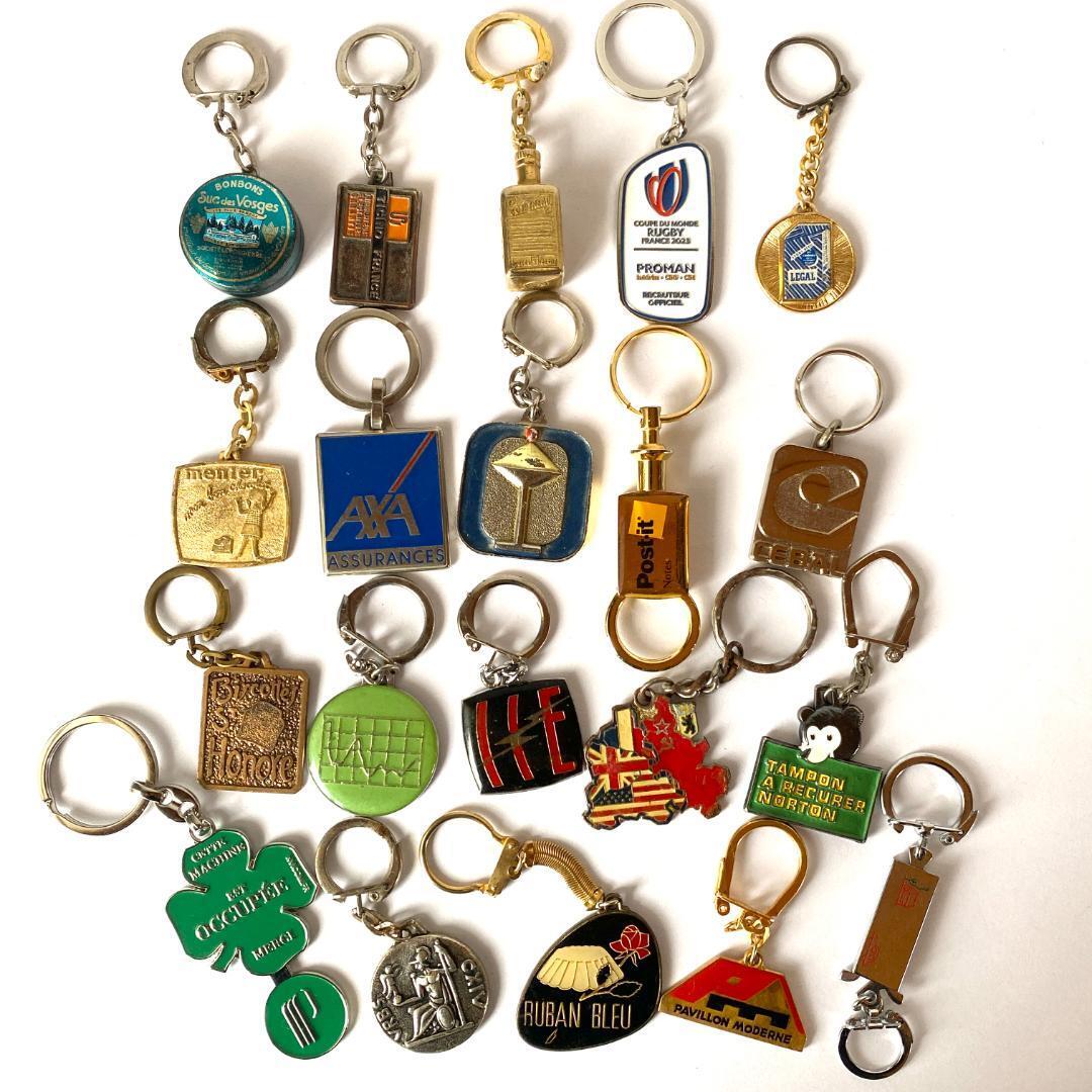 100個！フランス ヴィンテージ キーホルダー 金属製 メタル まとめ売り D4
