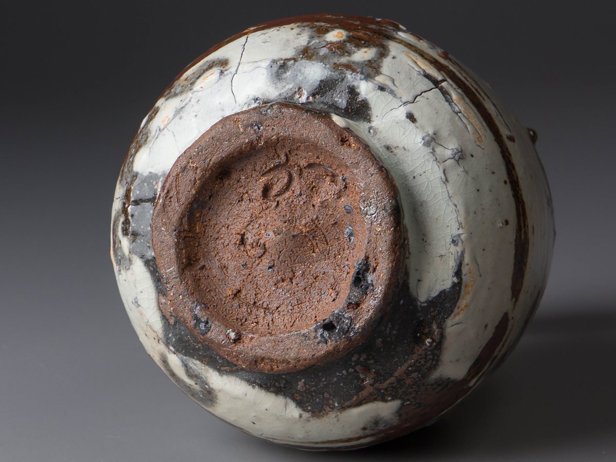 五】西岡小十 作 『唐津絵粉引徳利花入』 略歴 共布 共箱