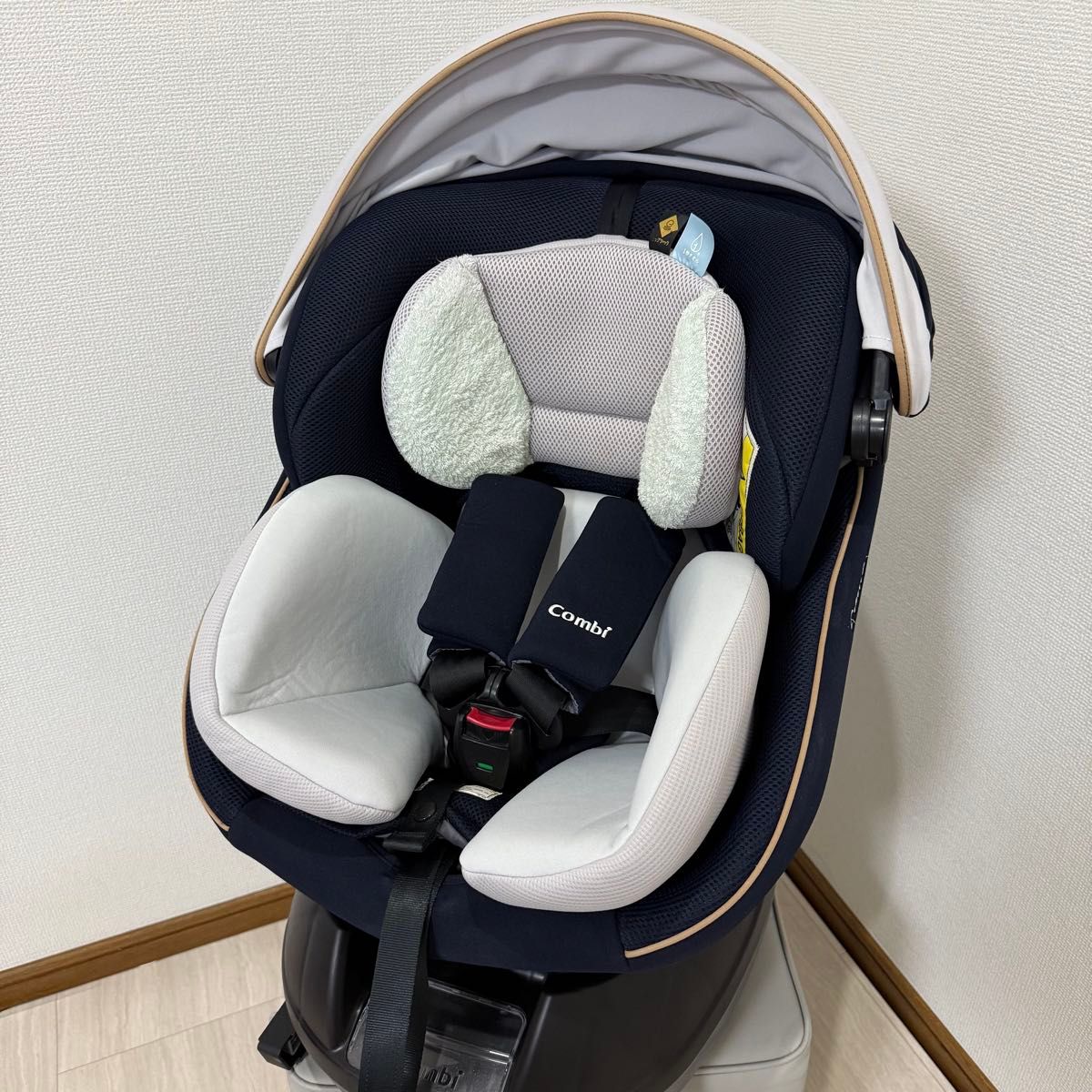 売れ筋 【美品】コンビ☆チャイルドシート☆クルムーブスマートisofix