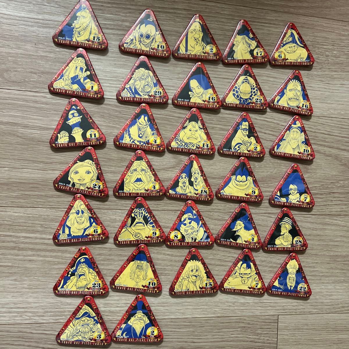 ワンピースタワー トンガリバースデートンガリ缶バッジ リューマ 希少