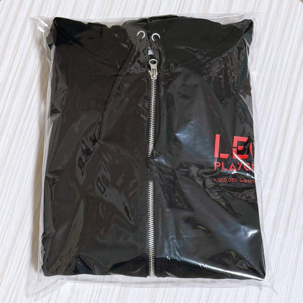 山田涼介 LEO 100万人記念グッズ LEOサイズ ジップパーカー Hey! Say