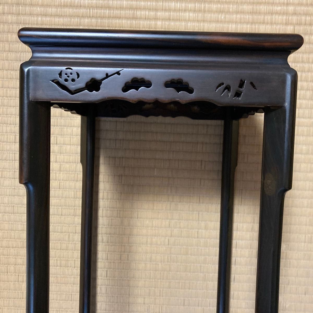 透かし彫り 香炉台 紫檀香炉台透かし彫、45 × 2 8センチもう1点は竹に