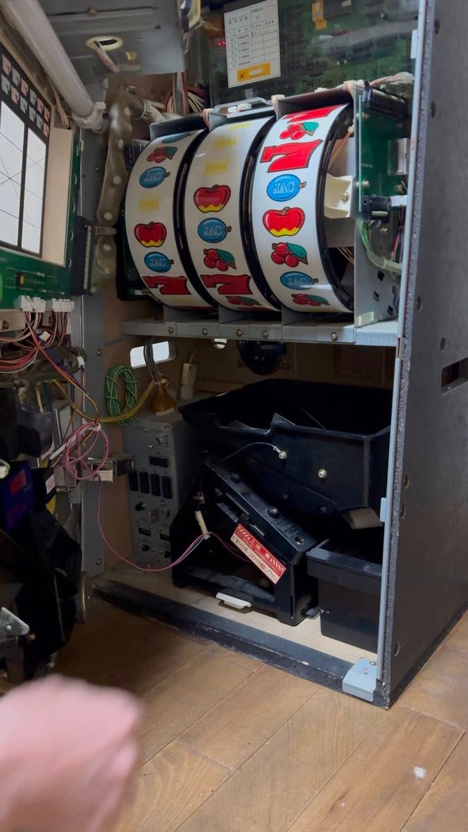 マウル X MOWL OSAKA EDITION RED X – mowl