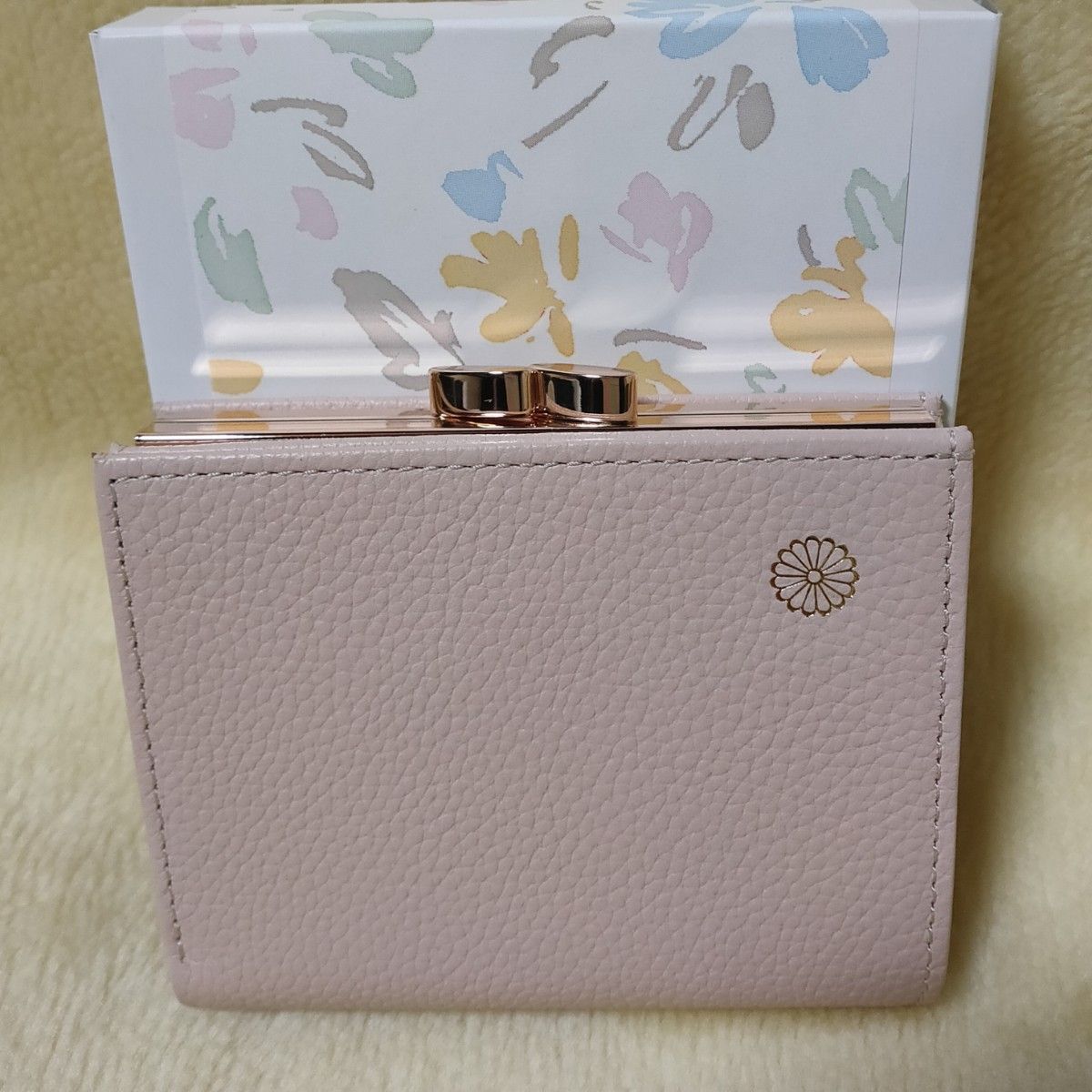 新品】皇居財布 ピンクベージュ 新色 2つ折り がま口｜Yahoo!フリマ