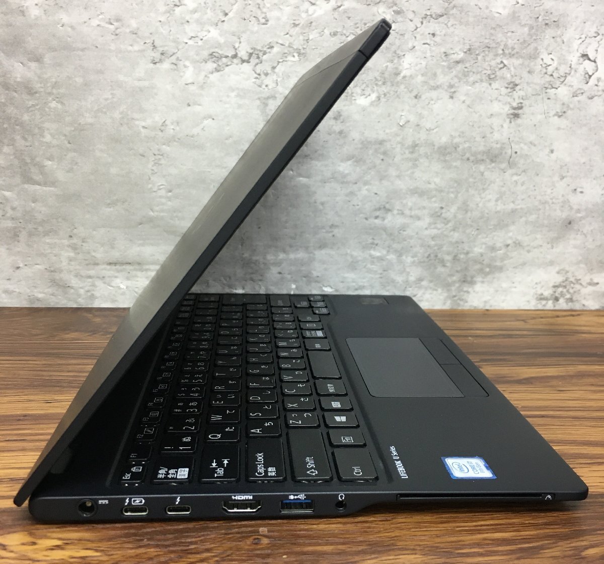 717 富士通 LIFEBOOK U939/C i7-8665U 16Gb 富士通 ノートパソコン（PC