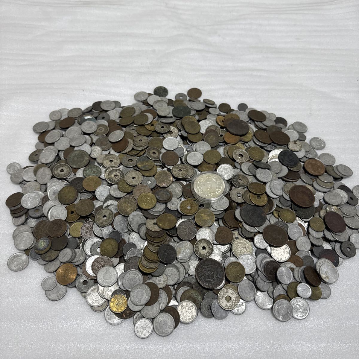 ss1。 1円スタート！ 日本古銭大量まとめ。 約5kg コイン 硬貨 古銭