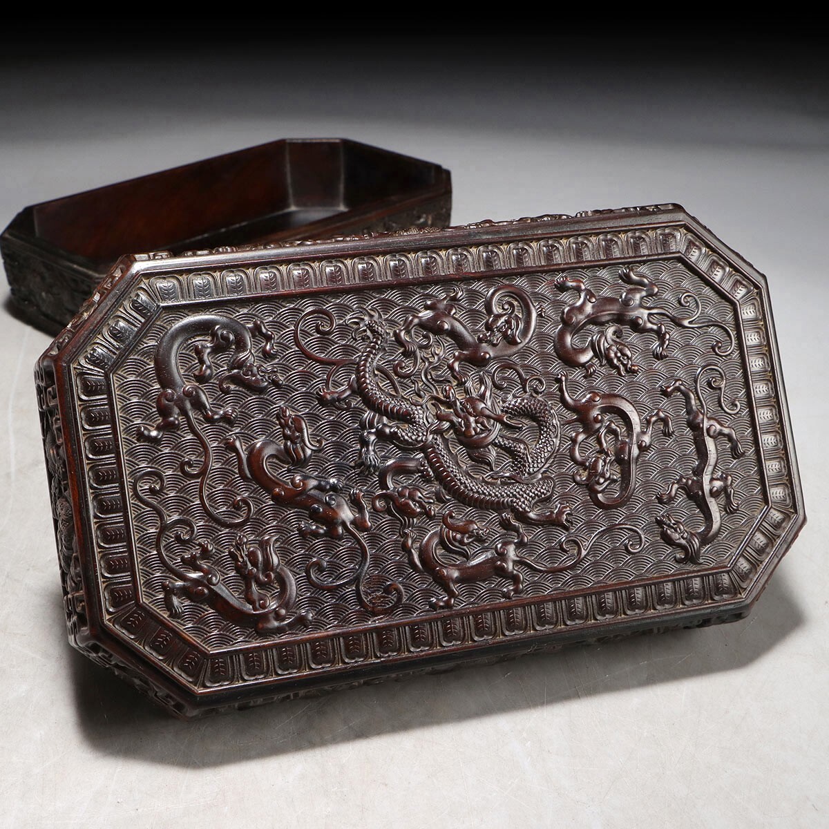 Yahoo!オークション -「紫檀 ZS142. 中国古玩 唐木 紫檀 細密彫刻 龍波