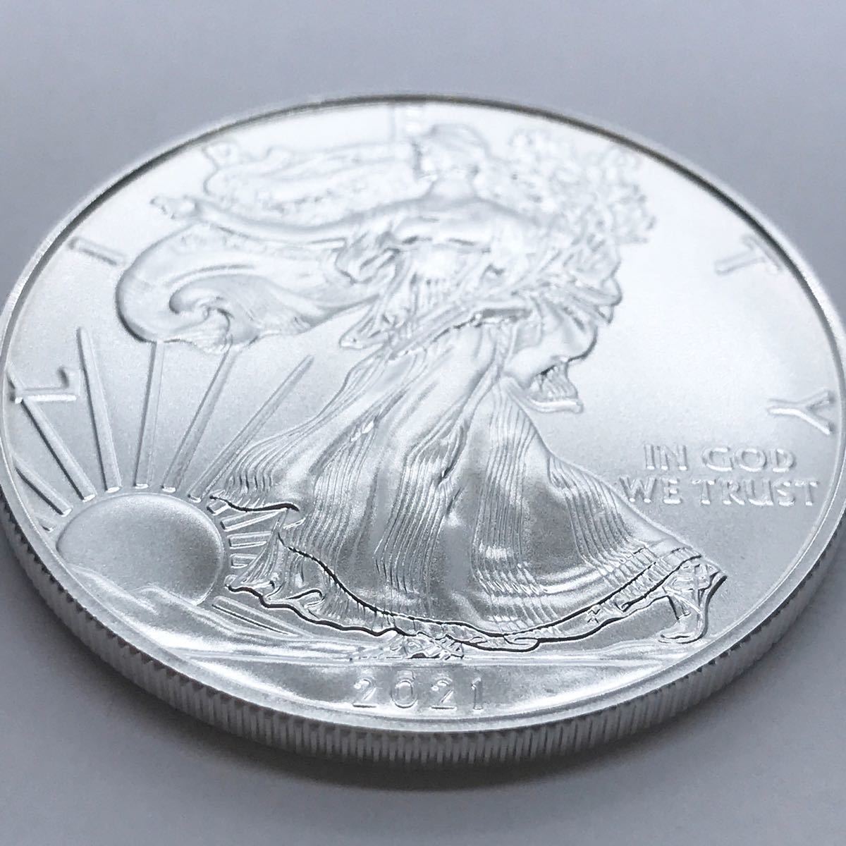 アメリカンイーグルとメイプルリーフ1オンス銀貨(2枚セット)本物 銀貨