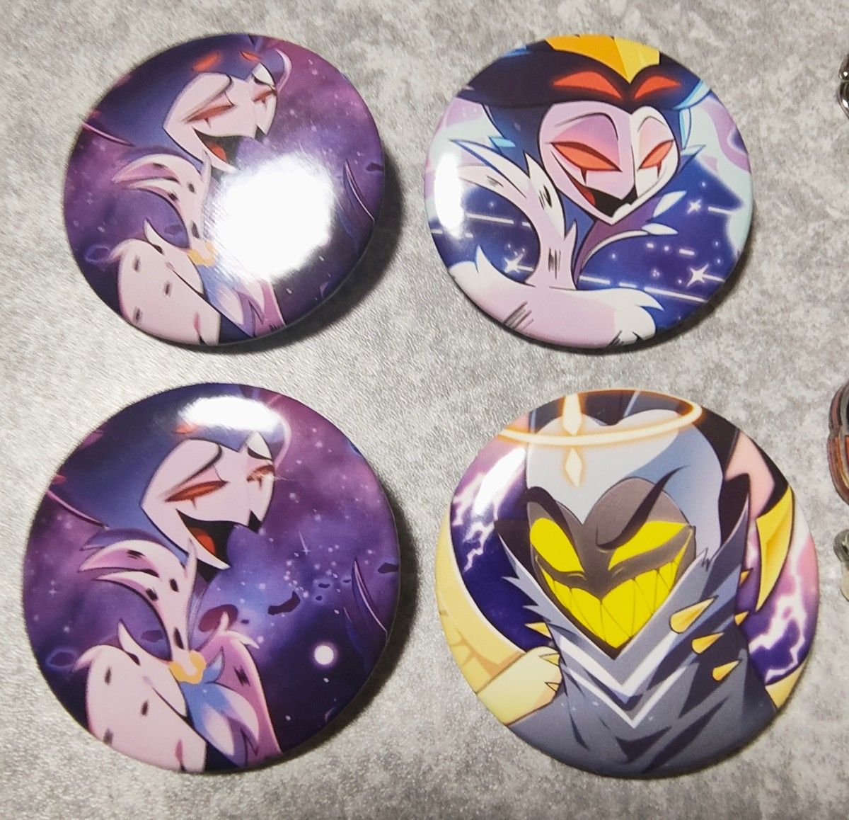 ハズビンホテルへようこそ アラスター 缶バッジ セット Amazon.co.jp