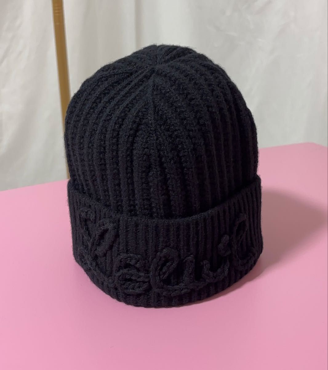 LOEWE ロエベ ウール100％ ロゴ刺繍入り ビーニー ニット帽 ブラック