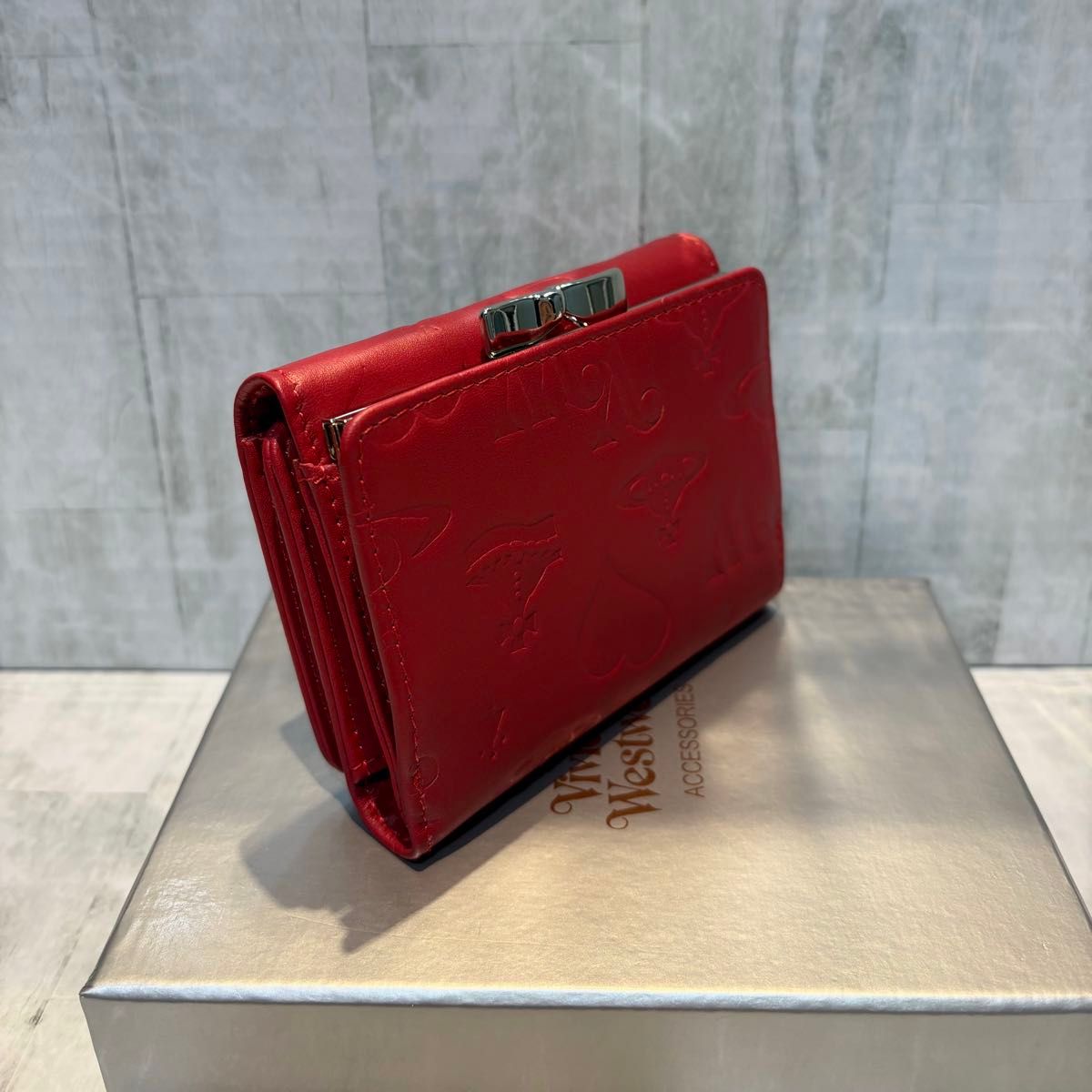 新品未使用・正規品】Vivienne Westwood 3つ折り財布 / レッド