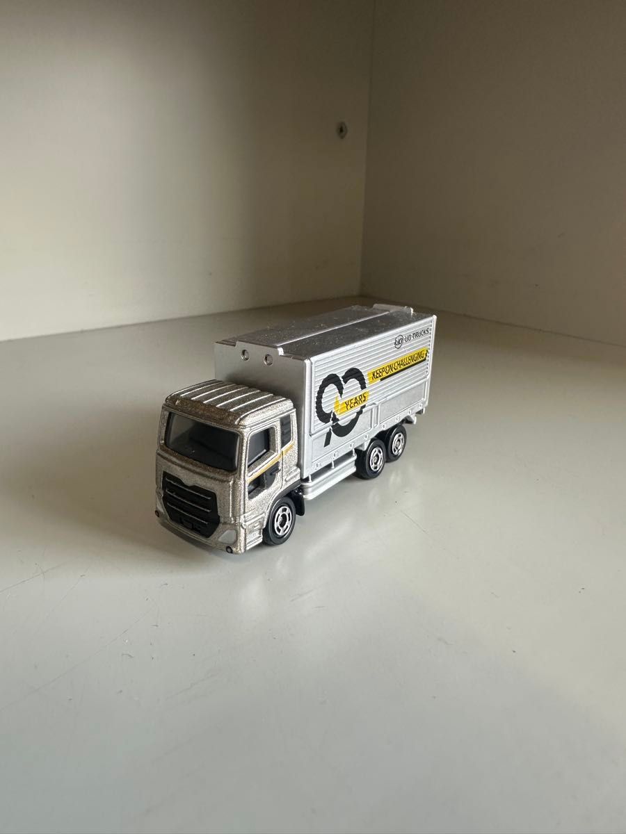 トミカ UDトラックス90周年記念 Quonトミカ レア｜Yahoo!フリマ（旧