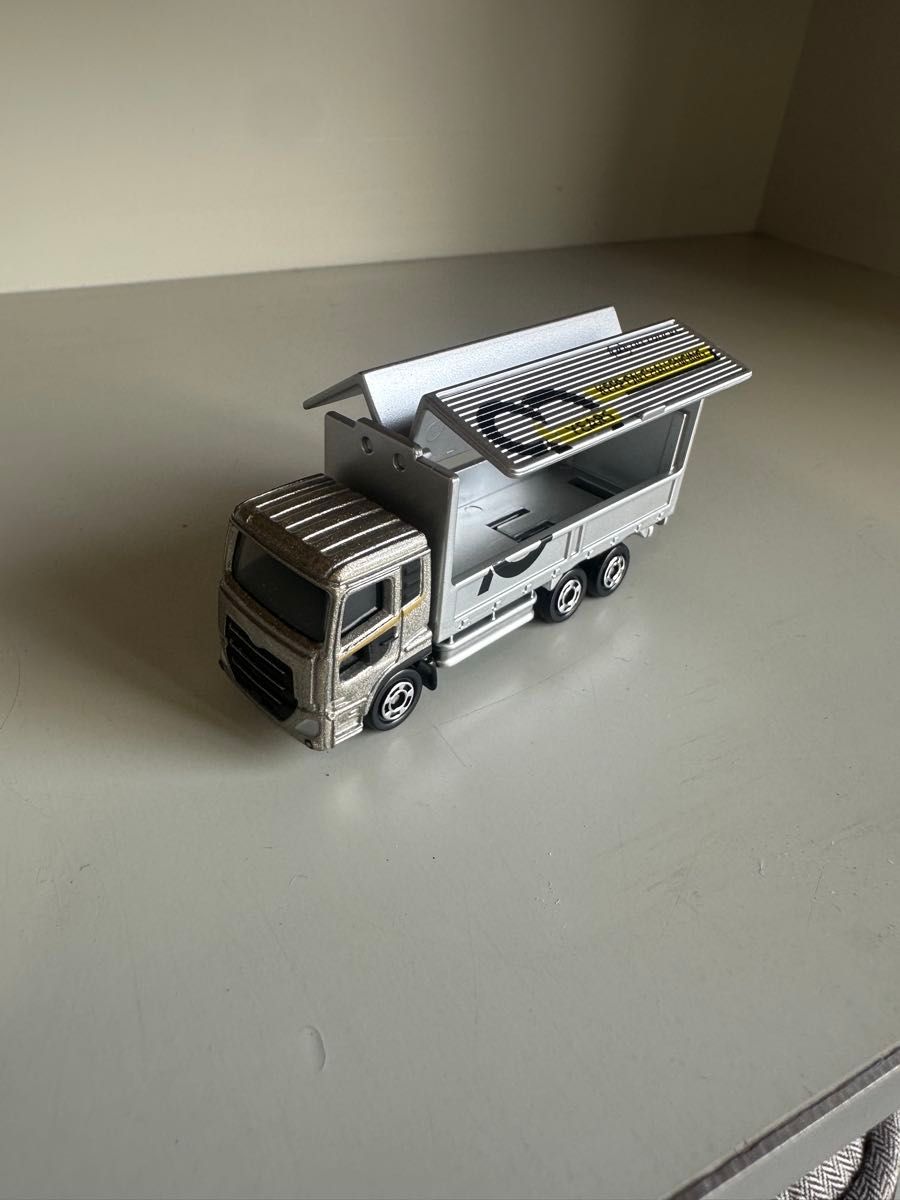 トミカ UDトラックス90周年記念 Quonトミカ レア｜Yahoo!フリマ（旧