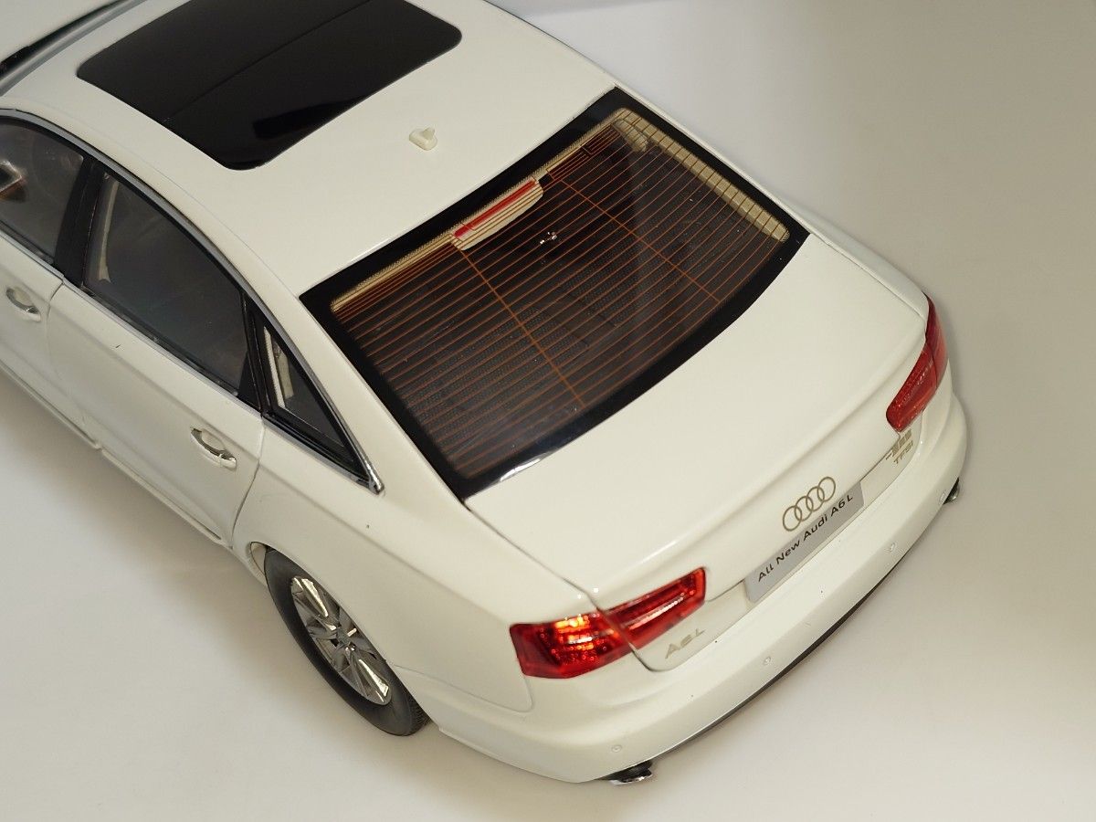 希少 海外流通品 Audi A6L 1/18 ミニカー ホワイト｜Yahoo!フリマ（旧