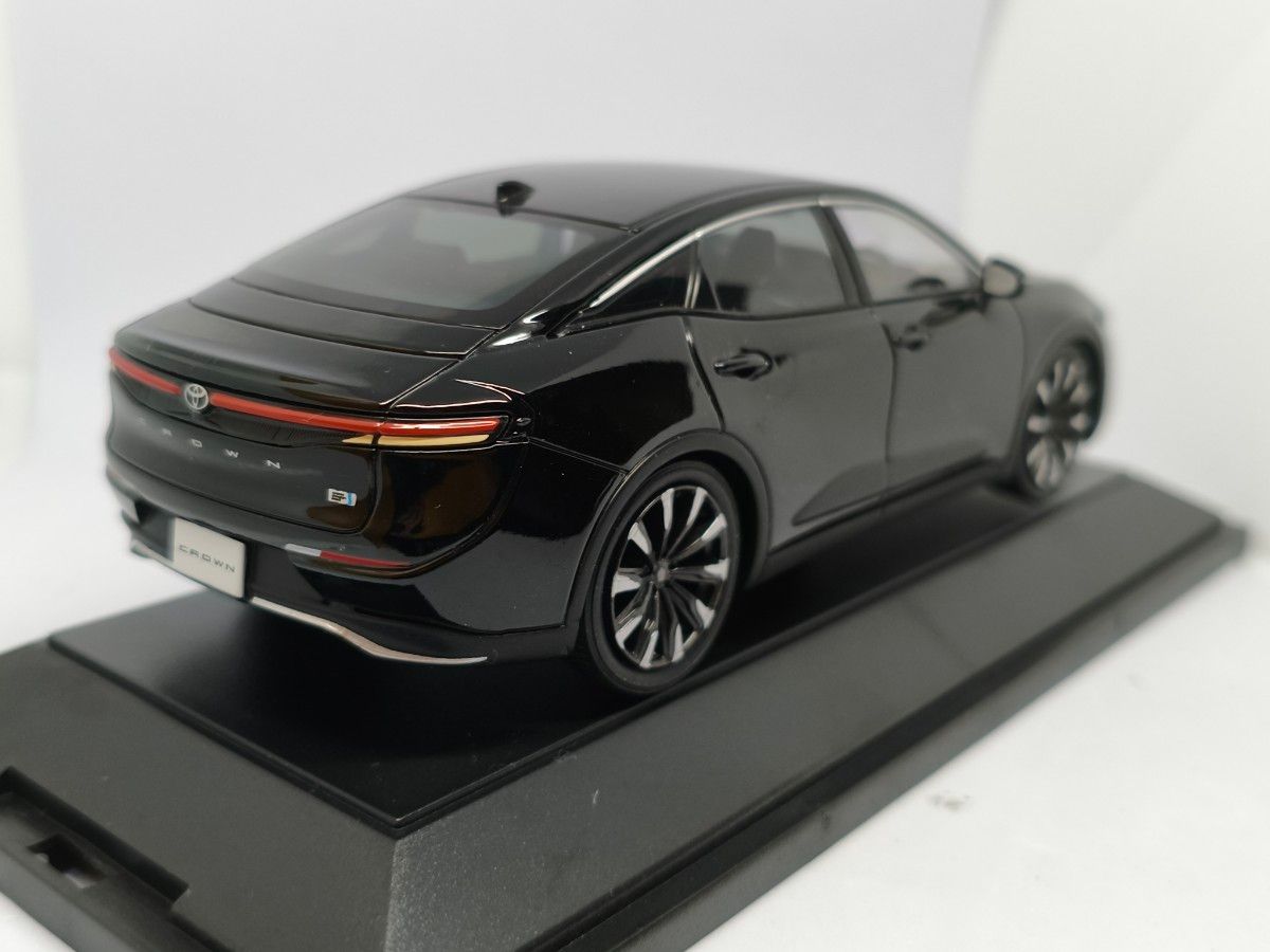 トヨタ クラウンクロスオーバー カラーサンプル ミニカー ブラック