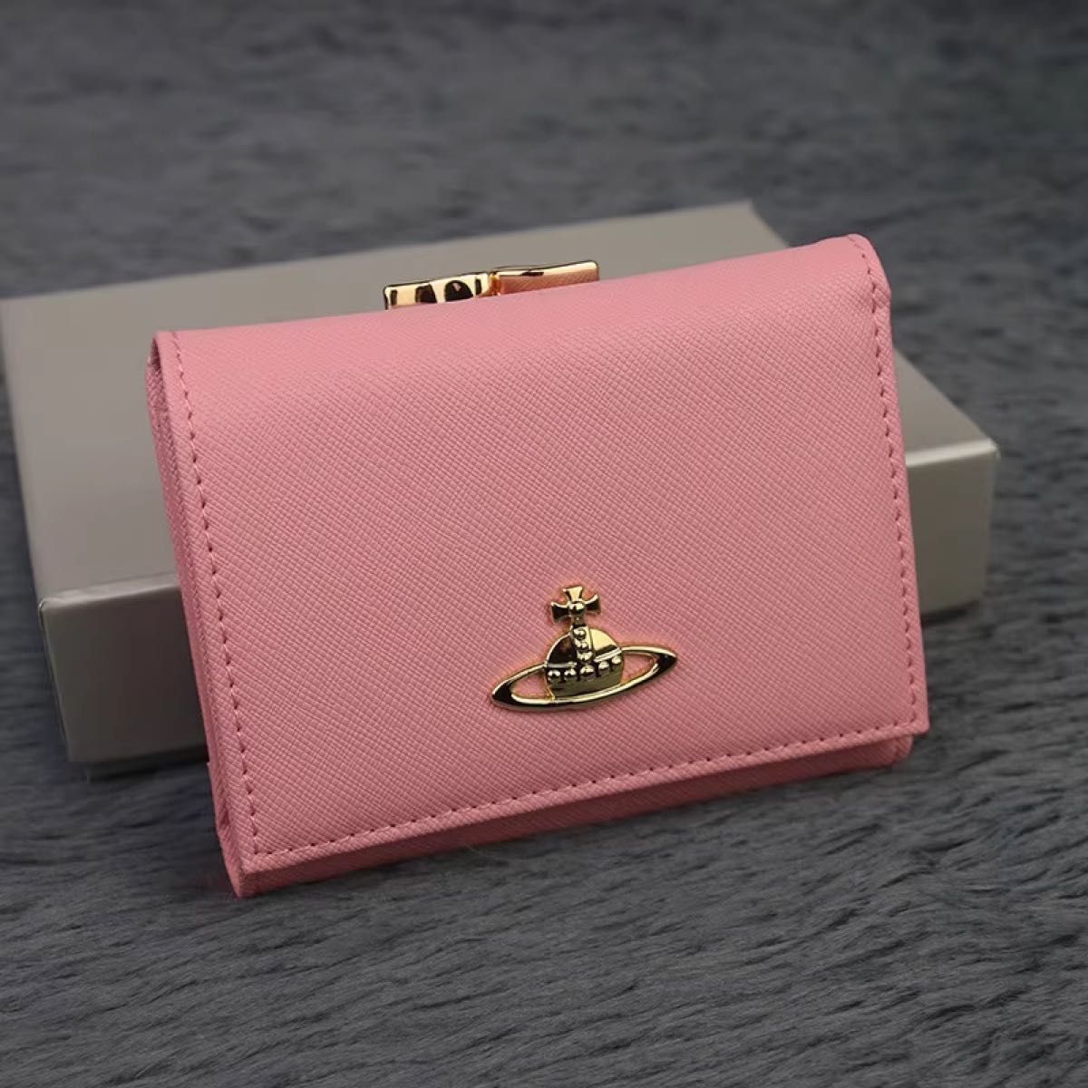 Vivienne Westwood ヴィヴィアン 三つ折り財布 レザー 金マーク 13106