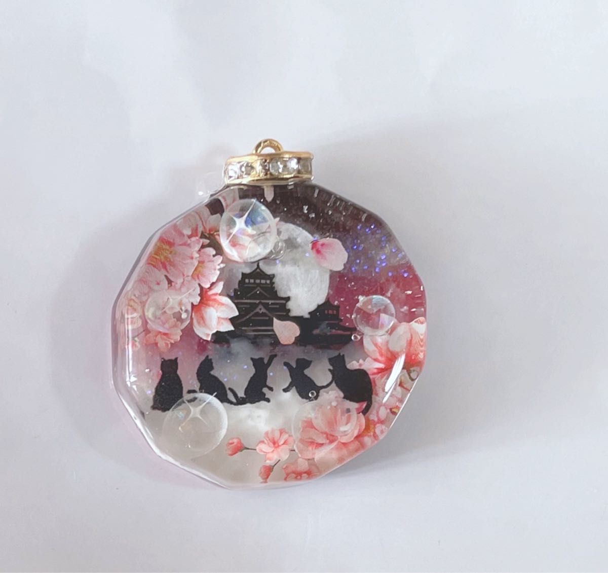 レジン/桜とお城と子猫達 蓄光 オルゴナイトネックレス｜Yahoo!フリマ