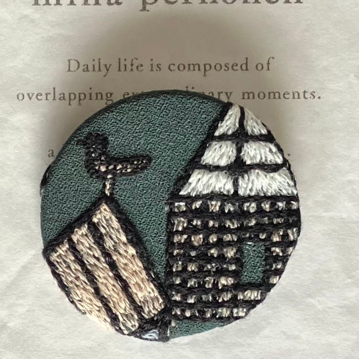 mina perhonen ミナペルホネン サンキューベリーバッジ village green