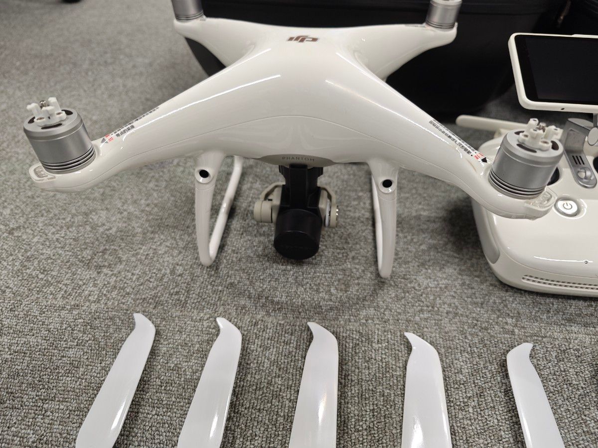 美品 DJI Phantom 4 PRO + V2 0 バッテリー3個付｜Yahoo!フリマ（旧