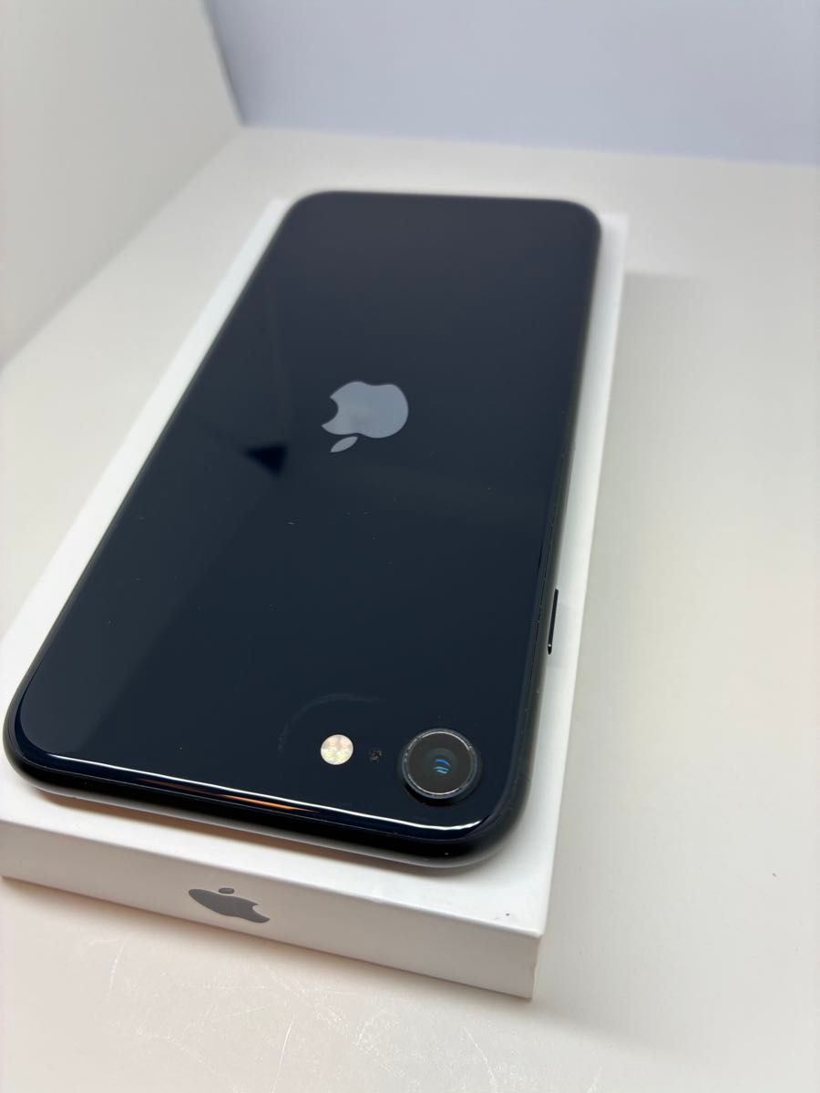 超美品】iPhone SE3 64G ブラック SIMフリー 新品バッテリー100