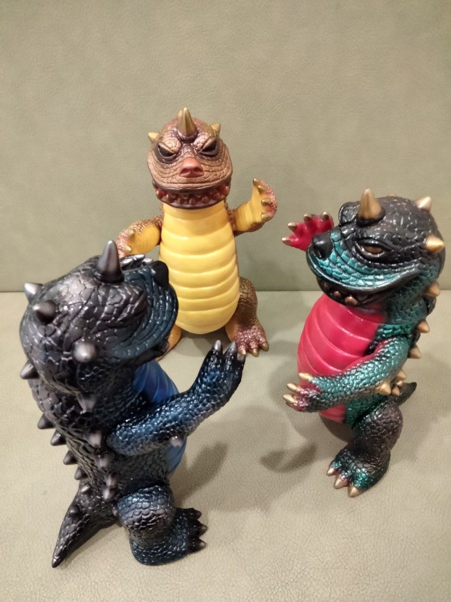 ソフビ dbthtoys 涅槃怪獣ニルヴァ 3体セット｜Yahoo!フリマ（旧