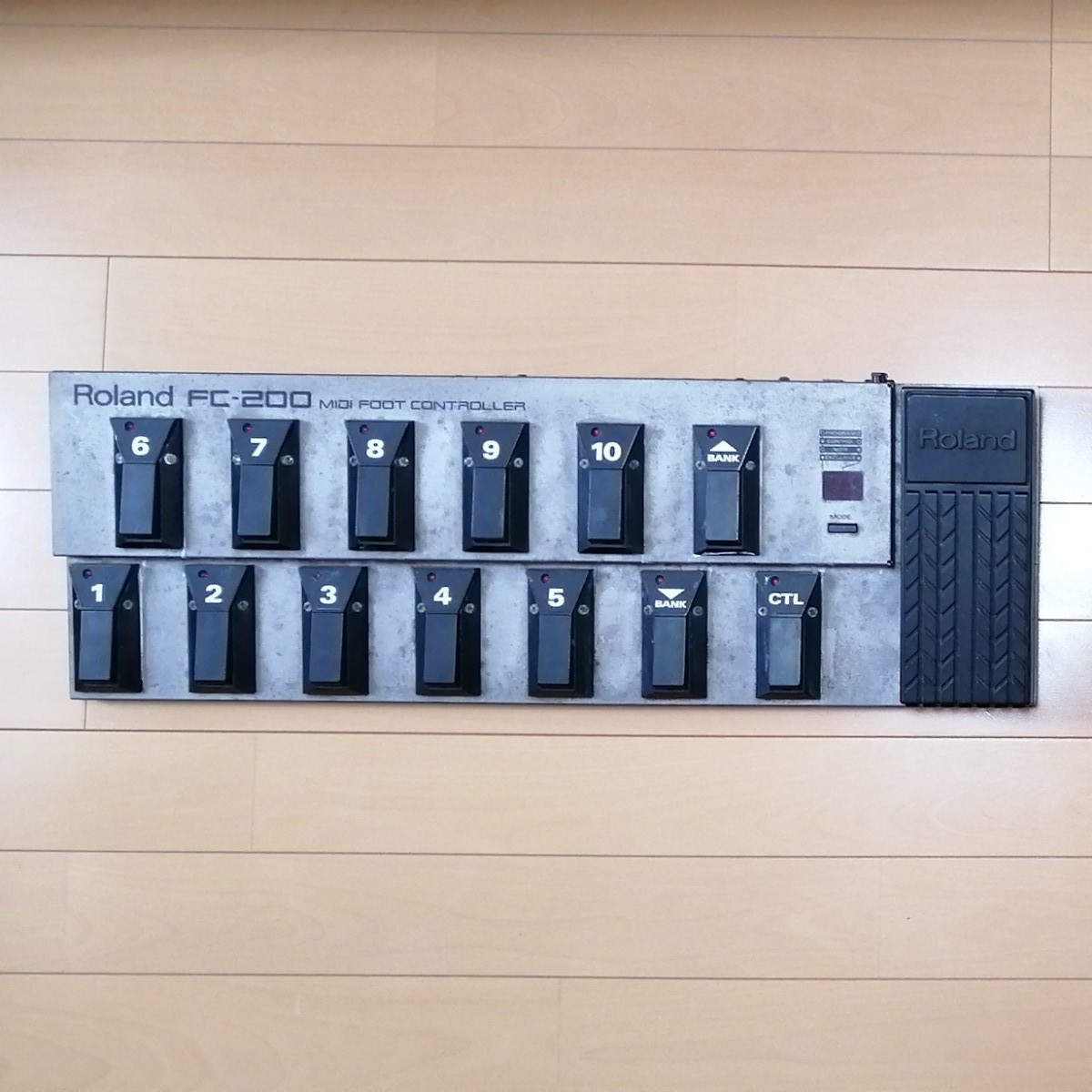 Roland フットコントローラーFC-200 MIDI フットスイッチ Controller