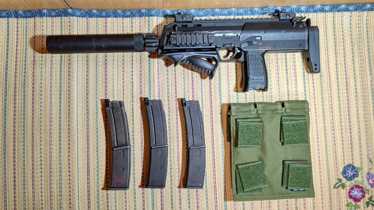 MP7A1 ガスガン サイレンサー付き マガジンx2 照準鏡 セット MP7A1
