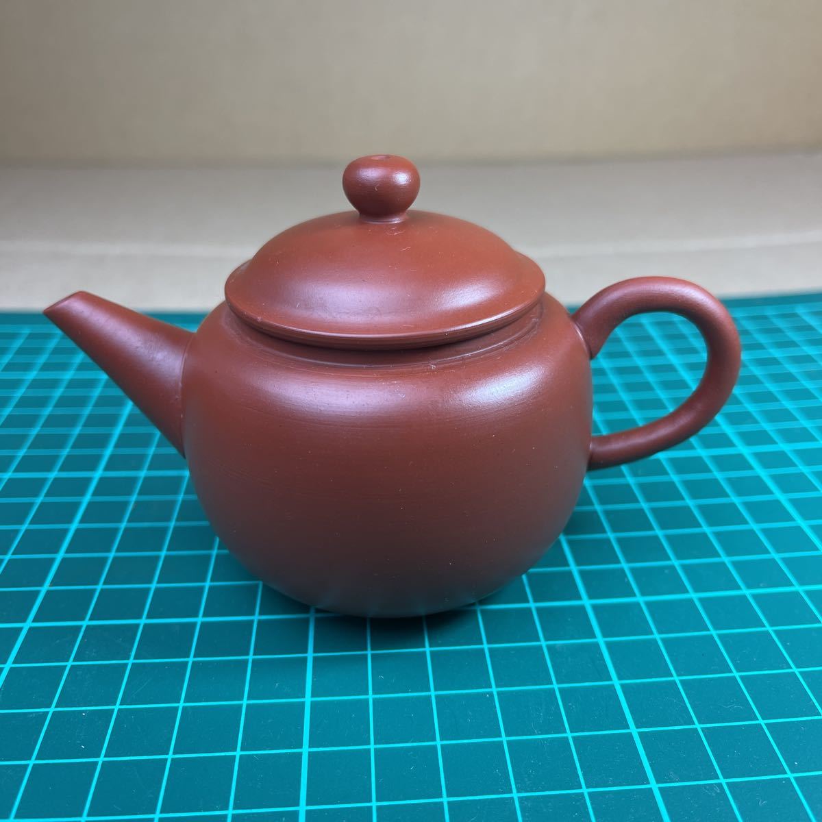 煎茶道具 俊峯作 紫砂 朱泥 鶴刻 急須 茶壷 C 9271 煎茶道具 俊峯作