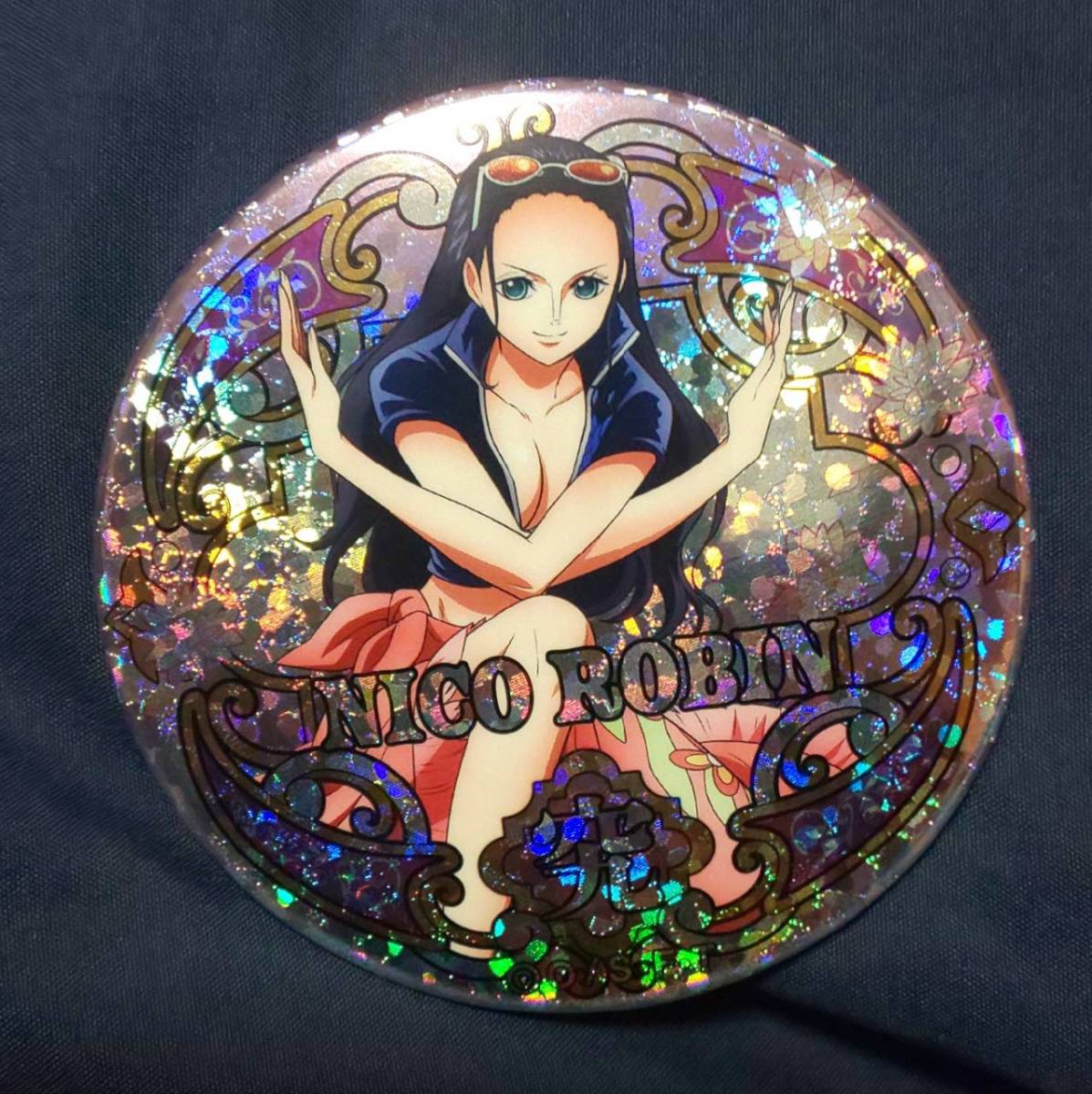 ワンピース ハワイアンズ ウォーター ドでか 缶バッジ ロビン 水着 輩