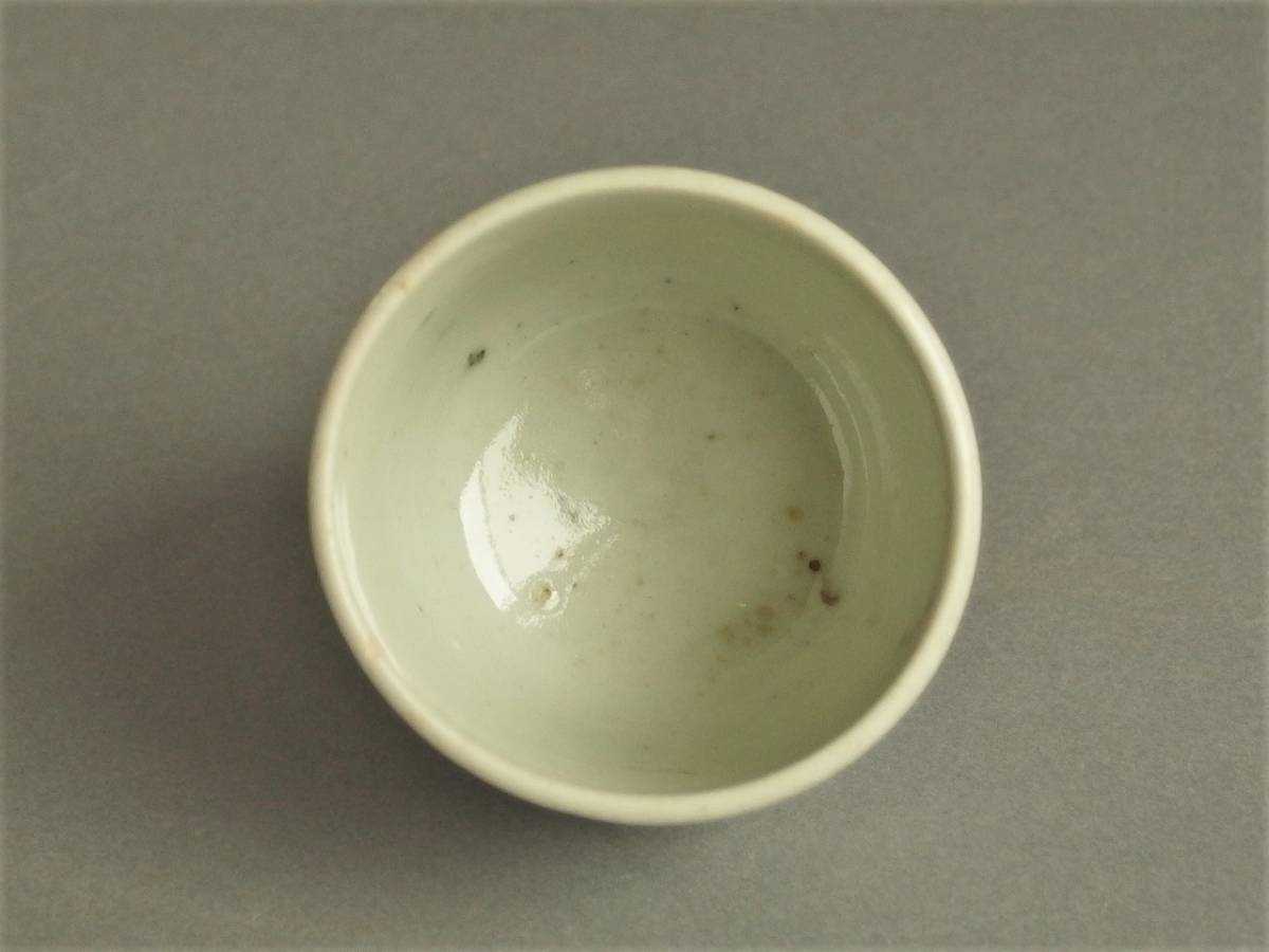 ◎野遊2 最小サイズの古伊万里白磁胴紐筒猪口 江戸時代