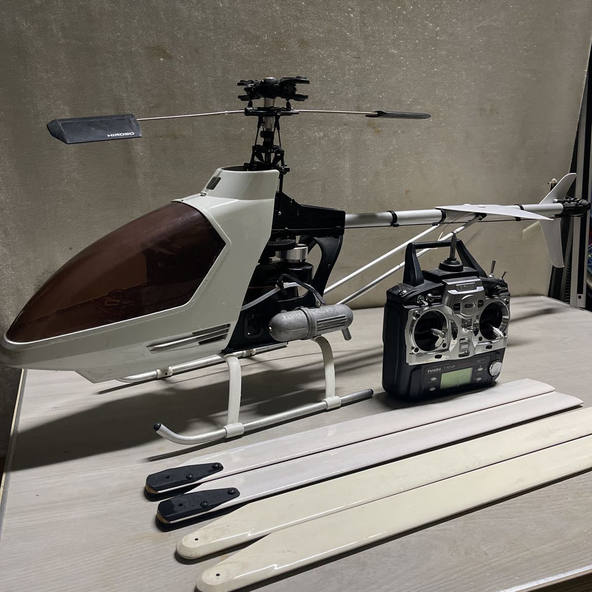 カ*ロ様 3507)HIROBO SDX ラジコンヘリコプター本体 型番不明 カ*ロ様