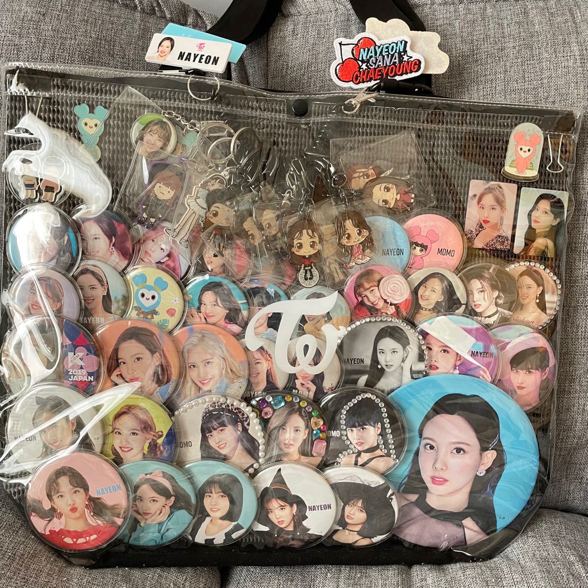 最終価格！TWICE チェヨン 缶バッチ CANDYPOPトートバッグ 痛バック