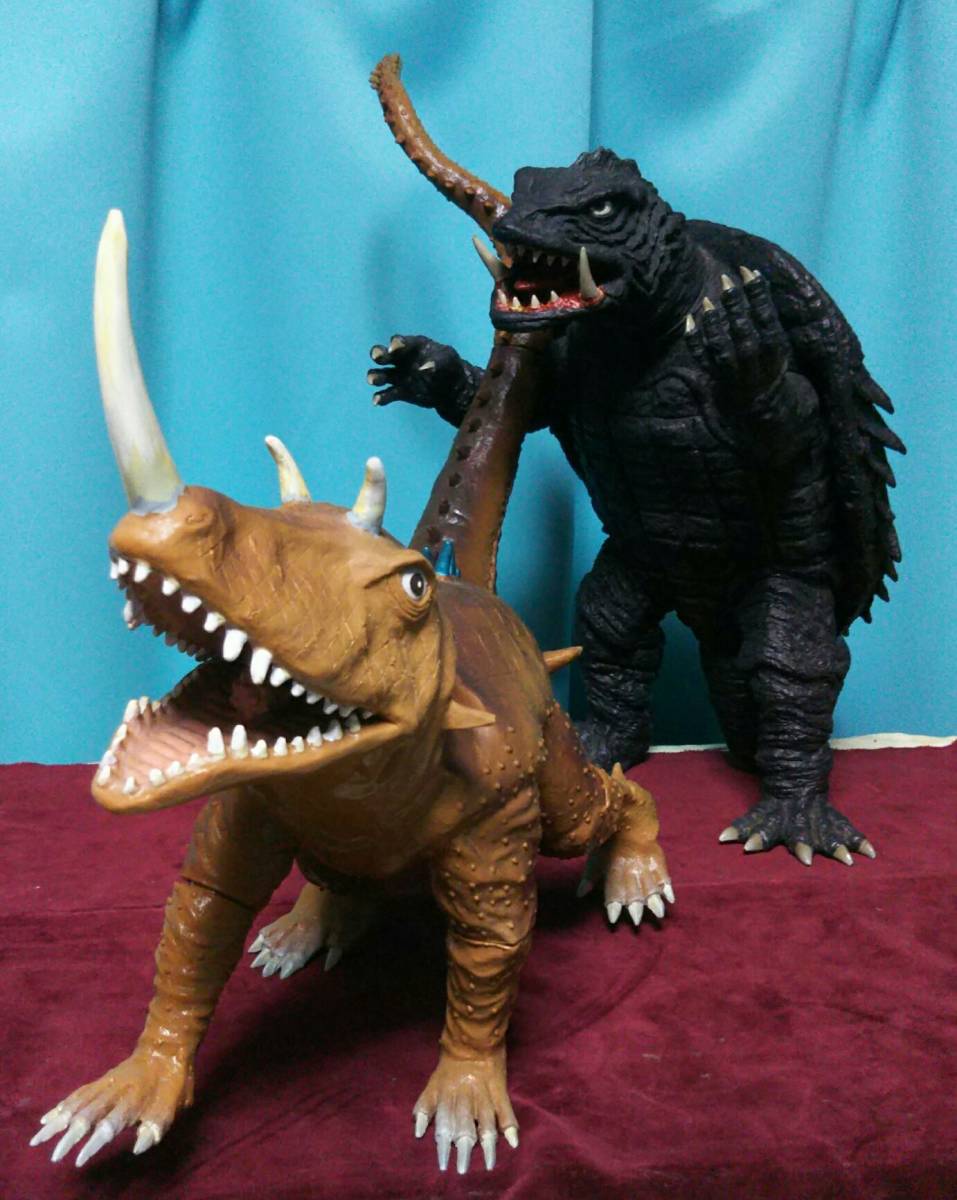 MARUSAN ガメラ バルゴン 2体セット 蓄光版 ソフビ フィギュア MARUSAN