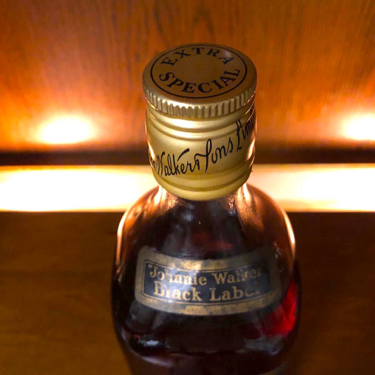 Johnny Walker ジョニーウォーカー 黒ラベル 金キャップ 白紋章 70年代