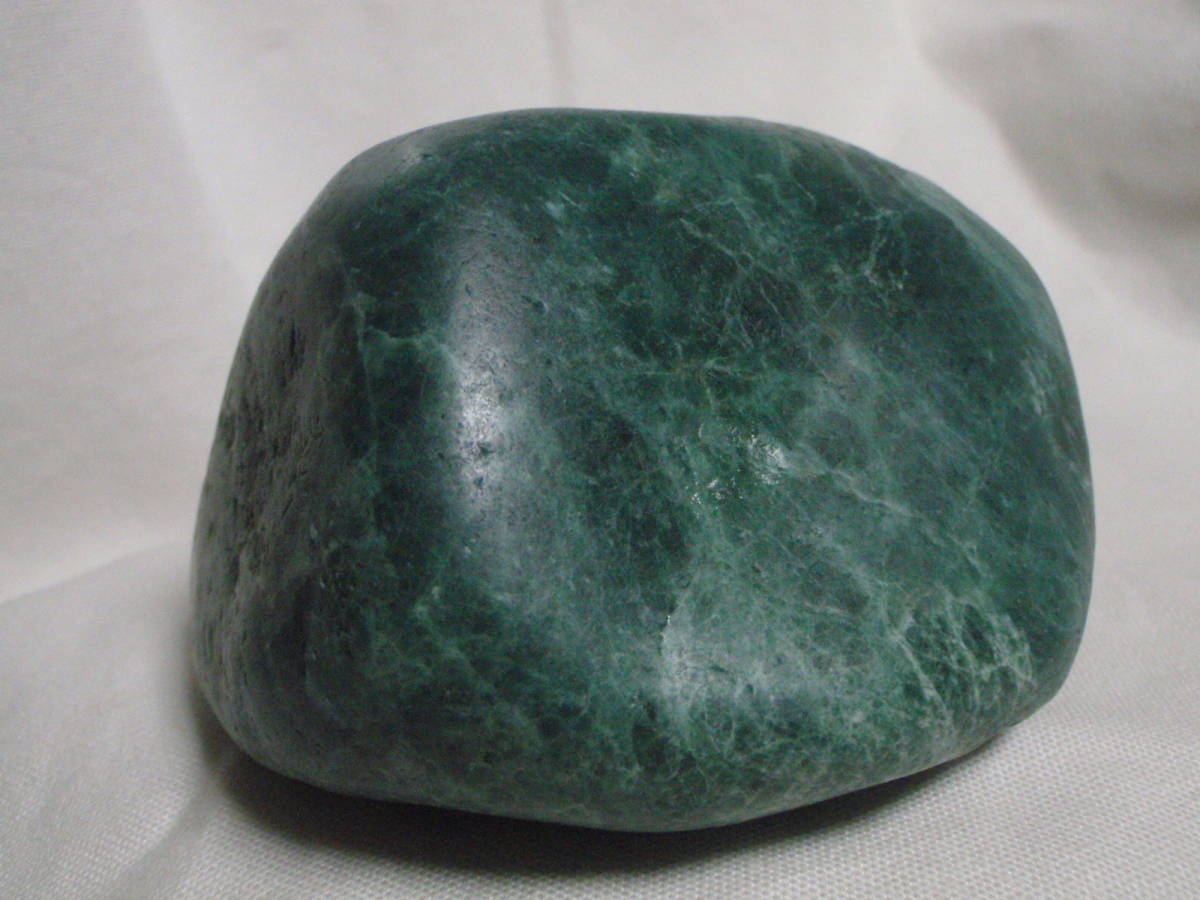 濃緑色］糸魚川翡翠13g ヒスイ ひすい 濃緑色］糸魚川翡翠13g ヒスイ