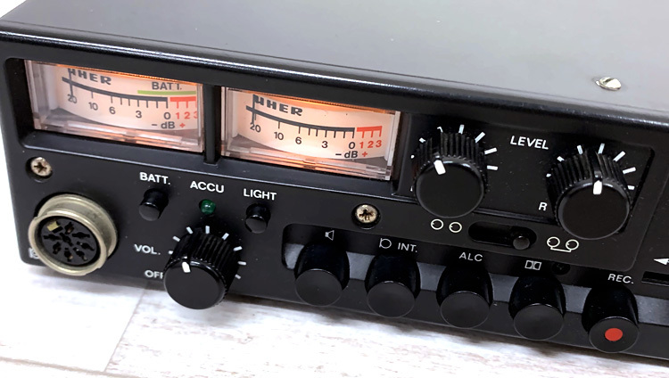 UHER CR 240 カセットプレーヤー UHER CR240 カセットポータル