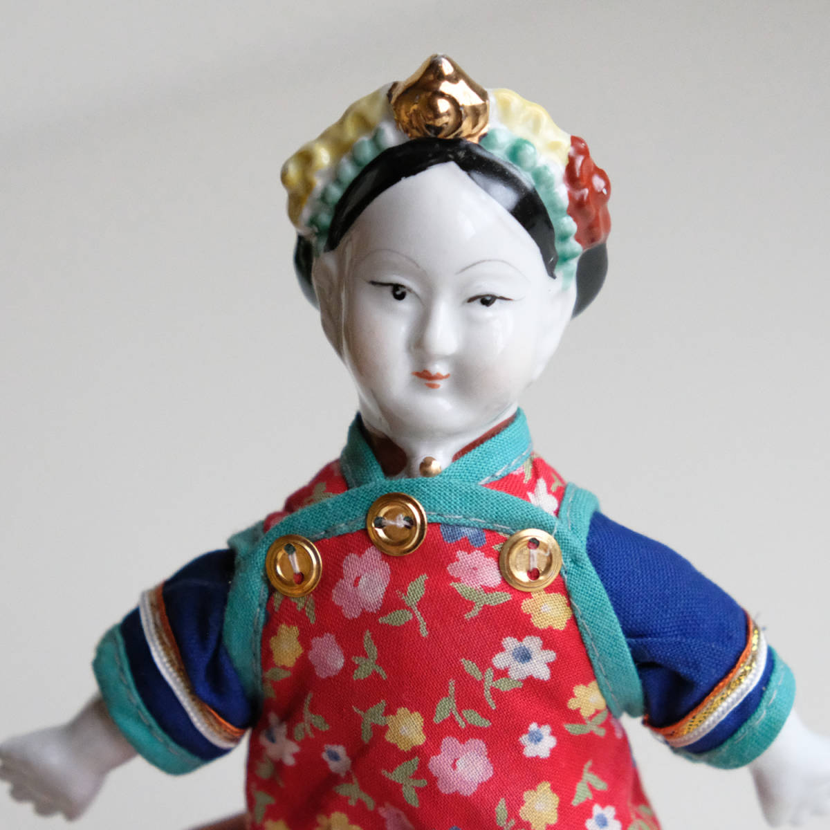 中国美術 古玩 色絵陶人形 陶器人形 高さ約15cm 置物 オブジェ 古董品