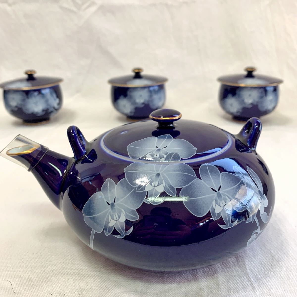 香蘭社 ルリ胡蝶蘭 瑠璃胡蝶蘭 茶器セット蓋付き湯呑5客 急須1 木箱で