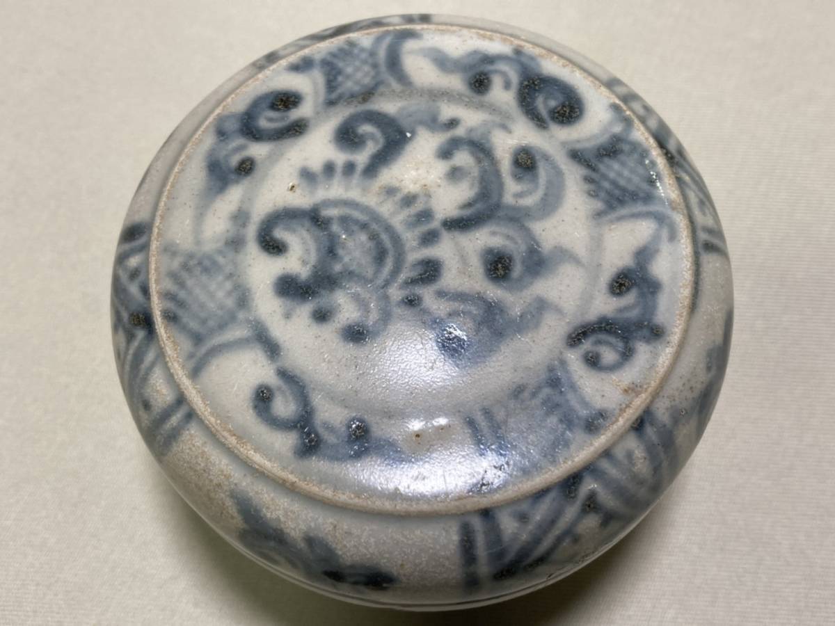 蓋物□呉須安南 古い染付 安南 丸香合 花唐草 青華 古玩 時代物