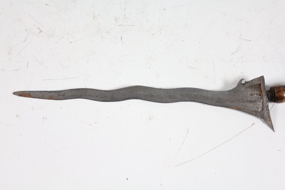 〇 クリス ナイフ 波刃 聖剣 儀礼刀 インドネシア 東南アジア バリ島